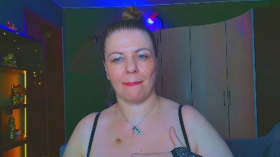 VeronnikaG live cam on Cam4