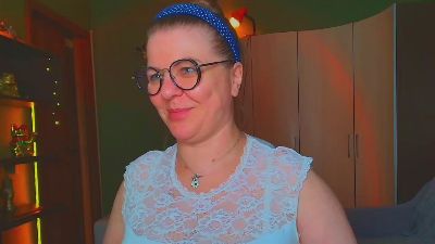 VeronnikaG live cam on Cam4