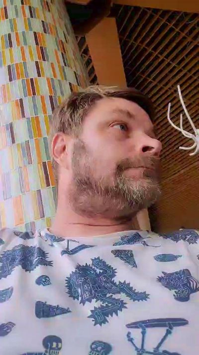 VibeMeHard live cam on Cam4