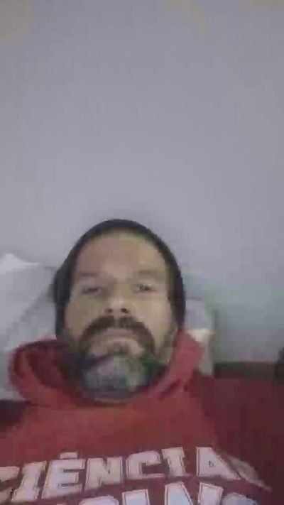Vichugo777 live cam on Cam4