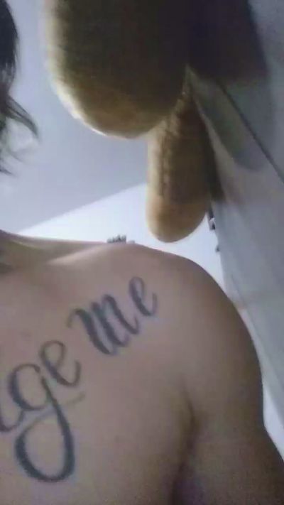 Vichugo777 live cam on Cam4