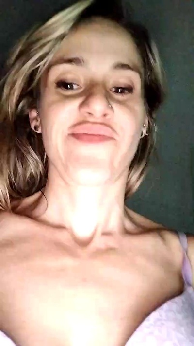 Viciosilla85 live cam on Cam4