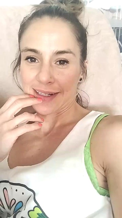 Viciosilla85 live cam on Cam4