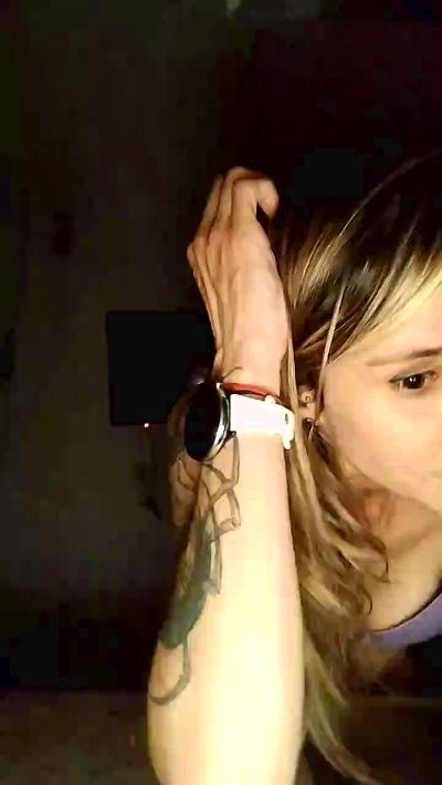 Viciosilla85 live cam on Cam4