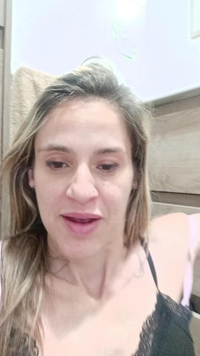 Viciosilla85 live cam on Cam4