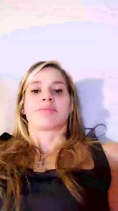 Viciosilla85 live cam on Cam4