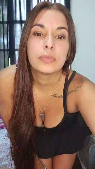 Vicky2032 live cam on Cam4