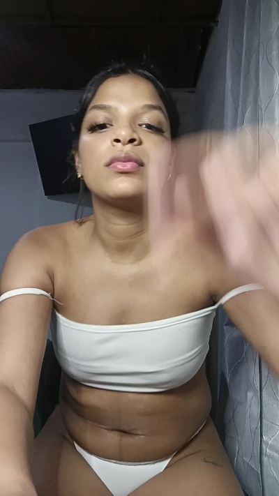 Vickyhot556 live cam on Cam4