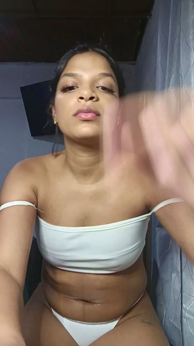 Vickyhot556 live cam on Cam4