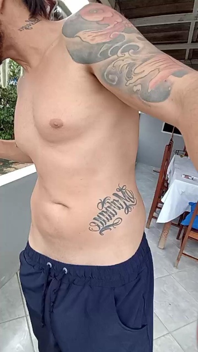Victor2033 live cam on Cam4