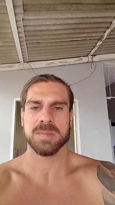 Victor2033 live cam on Cam4