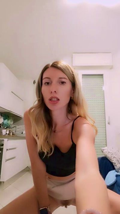 Victoria356 live cam on Cam4