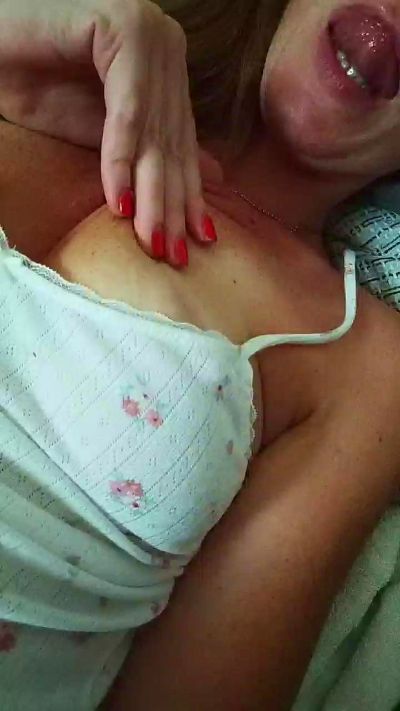 Victoria356 live cam on Cam4