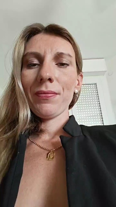Victoria356 live cam on Cam4