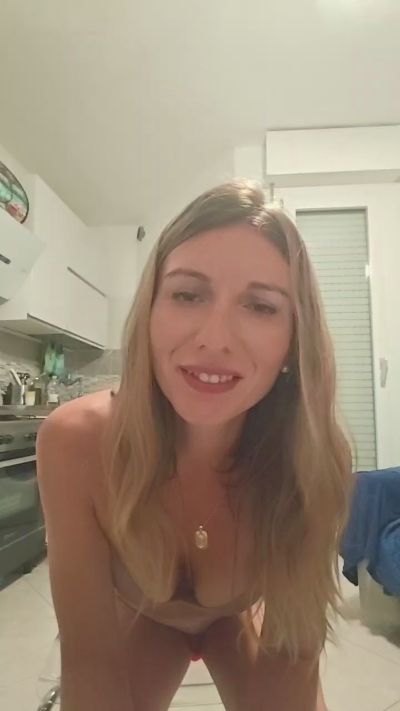Victoria356 live cam on Cam4