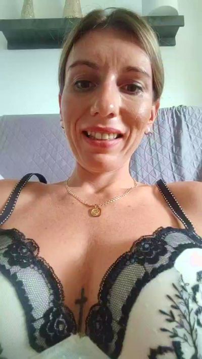 Victoria356 live cam on Cam4