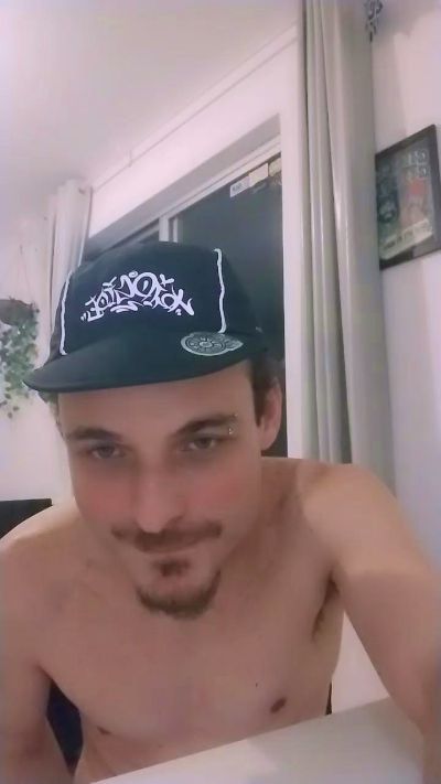 Victoronly22 live cam on Cam4
