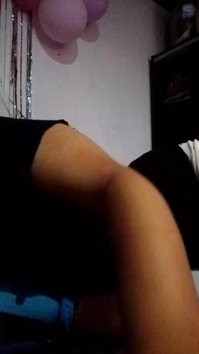 Viki23 live cam on Cam4