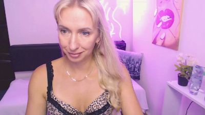 ViktoriiaS_ live cam on Cam4