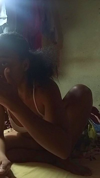Vinah live cam on Cam4