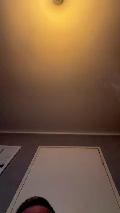 Vinc2795 live cam on Cam4