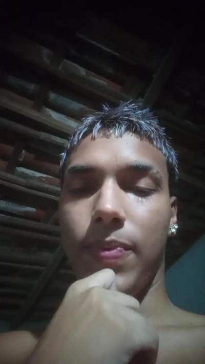 Vini18cm_novin live cam on Cam4