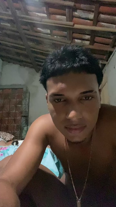 Vini18cm_novin live cam on Cam4