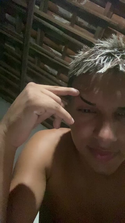 Vini18cm_novin live cam on Cam4