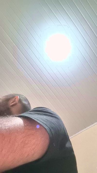 Vini2035 live cam on Cam4