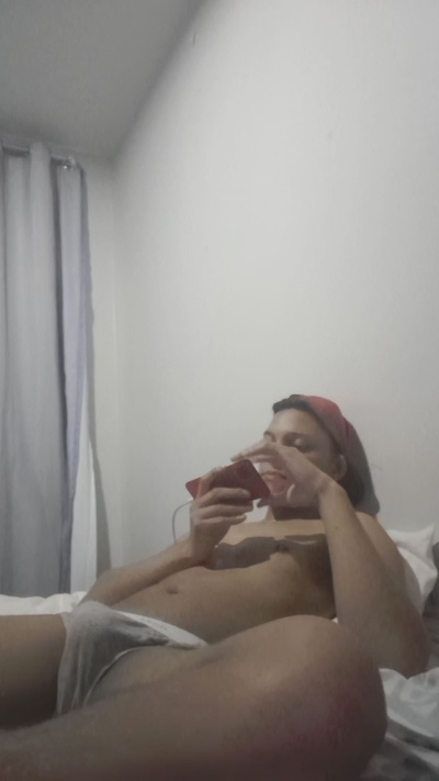 Vini_putao23 live cam on Cam4