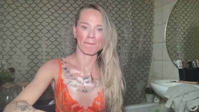 Vinique99 live cam on Cam4