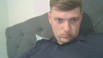 VinizinhoT live cam on Cam4