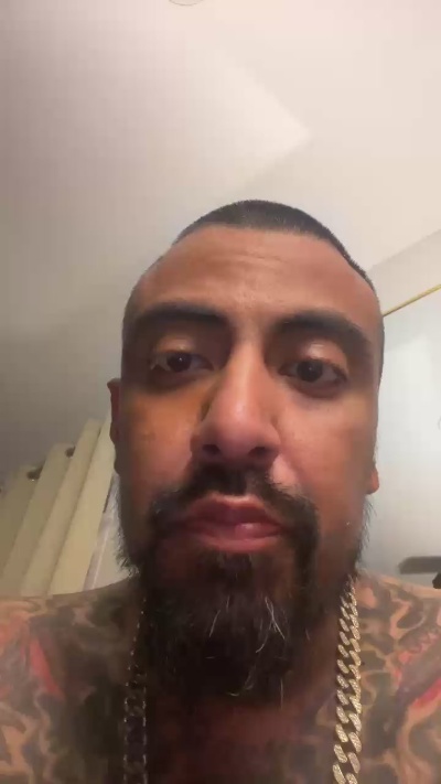 Vino281hhy live cam on Cam4