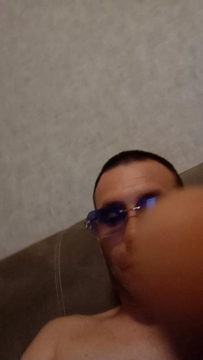 Vinssou92 live cam on Cam4