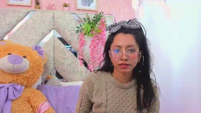 VioletBloom live cam on Cam4