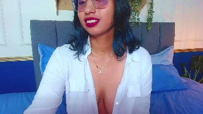 Violet_2003 live cam on Cam4