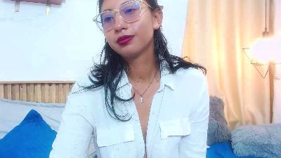 Violet_2003 live cam on Cam4