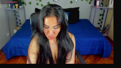 VioletaStill live cam on Cam4
