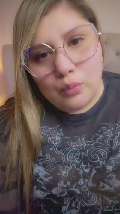 VioletaVelvet live cam on Cam4