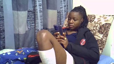 Virgin_Girl18 live cam on Cam4