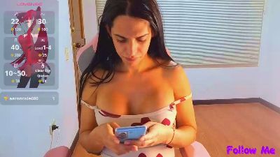 VittoriaLmbrdi live cam on Cam4