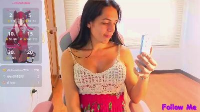 VittoriaLmbrdi live cam on Cam4