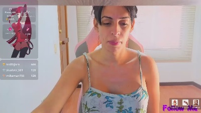 VittoriaLmbrdi live cam on Cam4