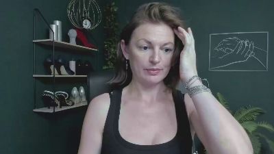 Vivian_Heart live cam on Cam4