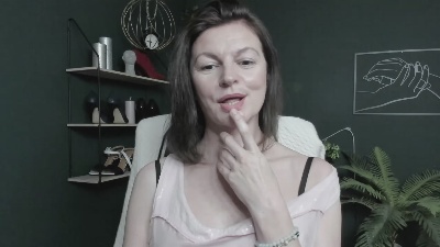 Vivian_Heart live cam on Cam4