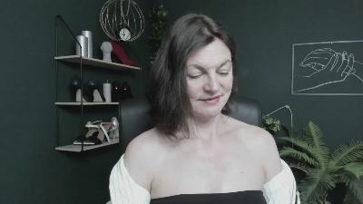 Vivian_Heart live cam on Cam4