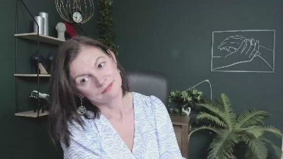 Vivian_Heart live cam on Cam4