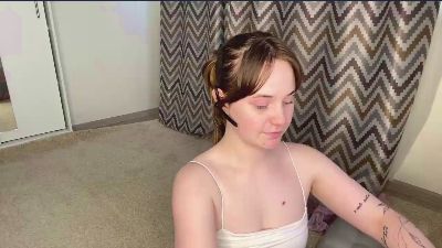 VivienneTuter live cam on Cam4