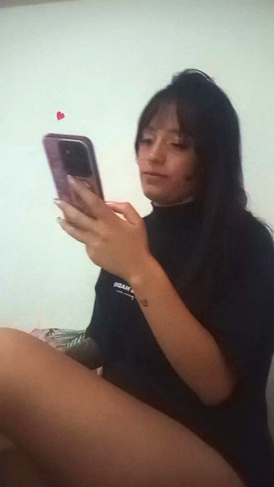 Vixen_flutter live cam on Cam4
