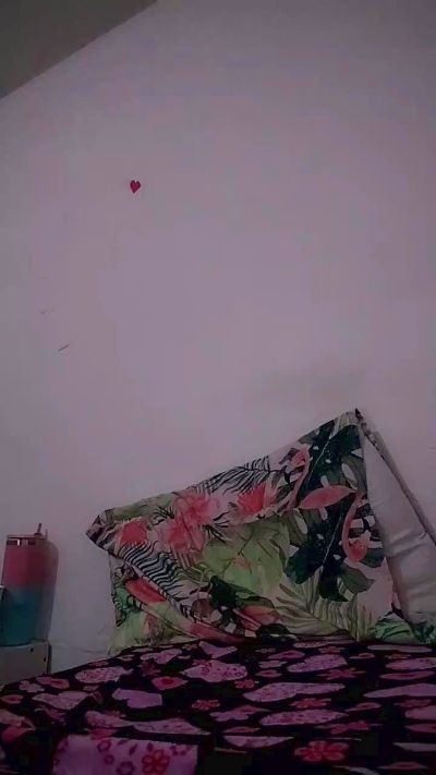 Vixen_flutter live cam on Cam4